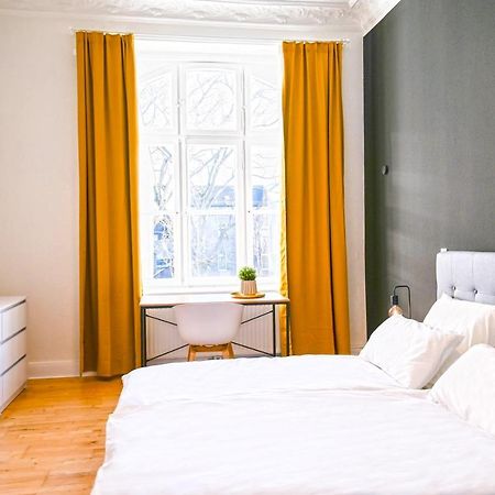 120Qm Denkmal Apartment In Krefeld Mit Stuck Und Balkon - Beuys Apartments - Krefeld Zewnętrze zdjęcie
