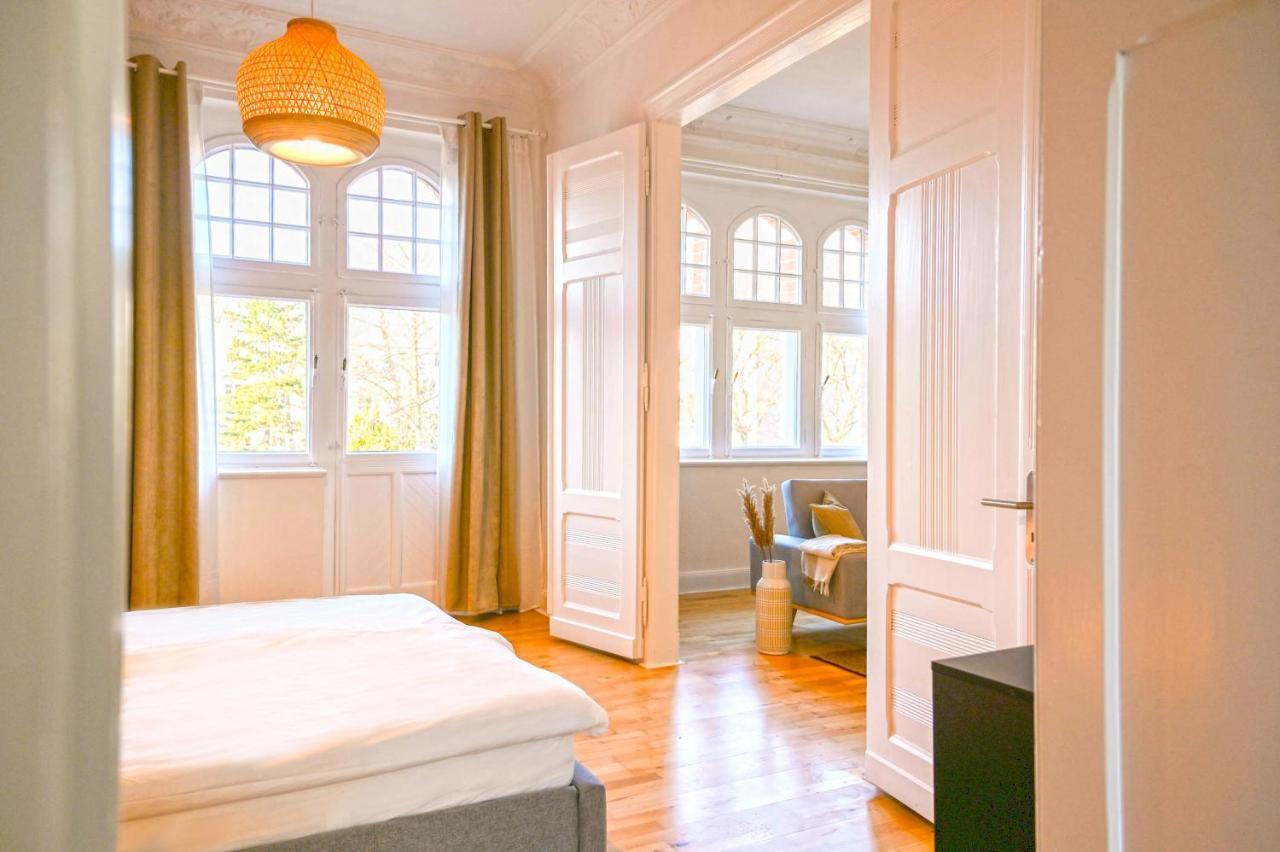 120Qm Denkmal Apartment In Krefeld Mit Stuck Und Balkon - Beuys Apartments - Krefeld Zewnętrze zdjęcie