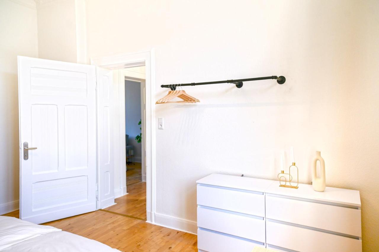 120Qm Denkmal Apartment In Krefeld Mit Stuck Und Balkon - Beuys Apartments - Krefeld Zewnętrze zdjęcie